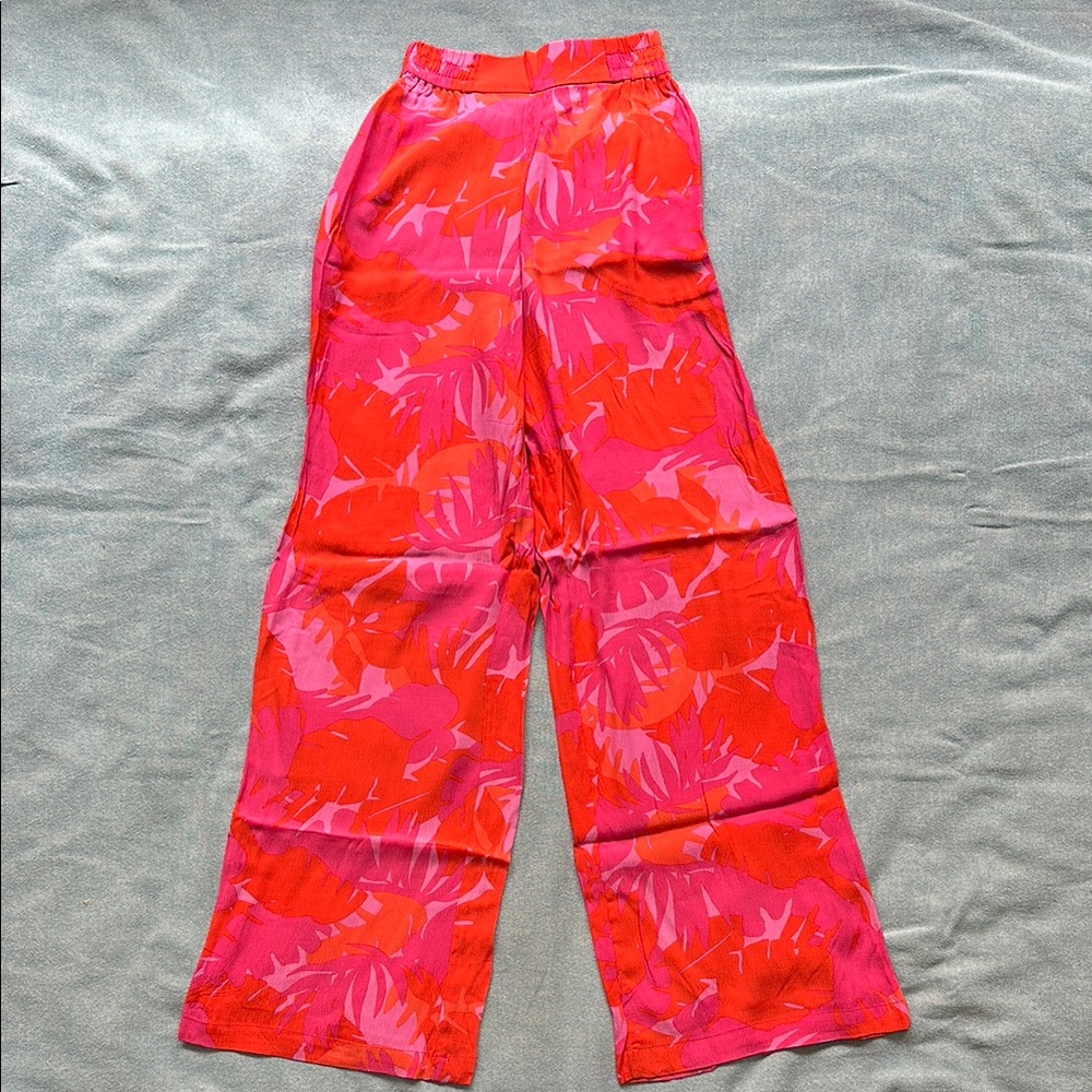Vibrant Red and Pink floral pants   🌸 3 for $25